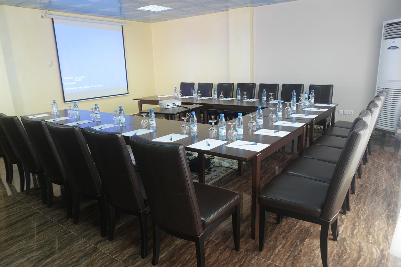 Noubou International Hotel Douala Buitenkant foto