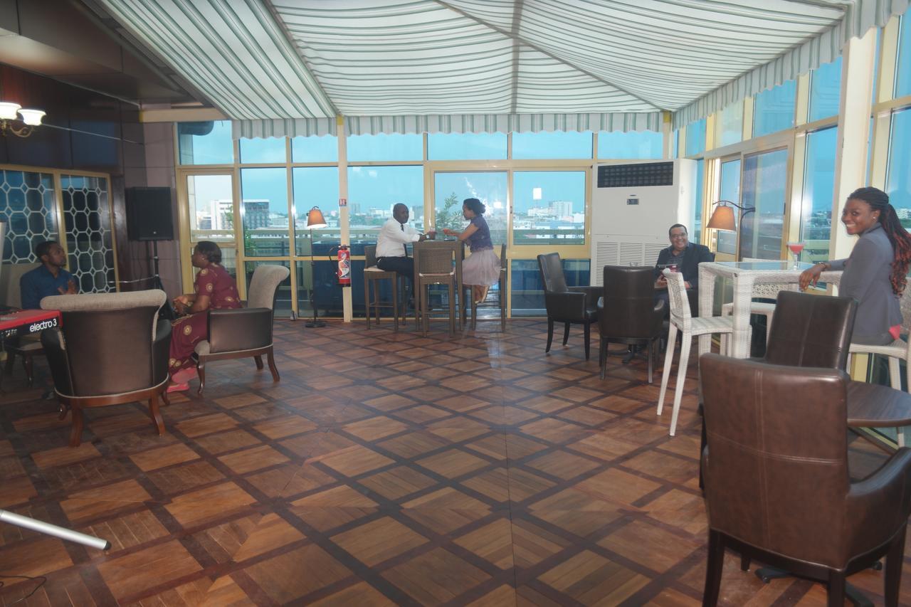 Noubou International Hotel Douala Buitenkant foto