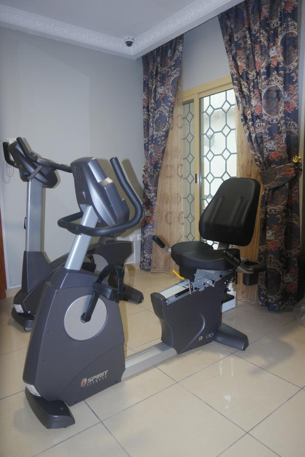 Noubou International Hotel Douala Buitenkant foto