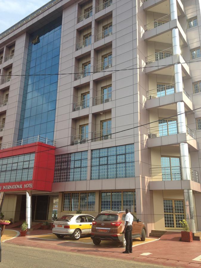 Noubou International Hotel Douala Buitenkant foto