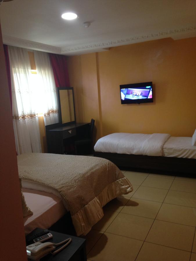 Noubou International Hotel Douala Buitenkant foto