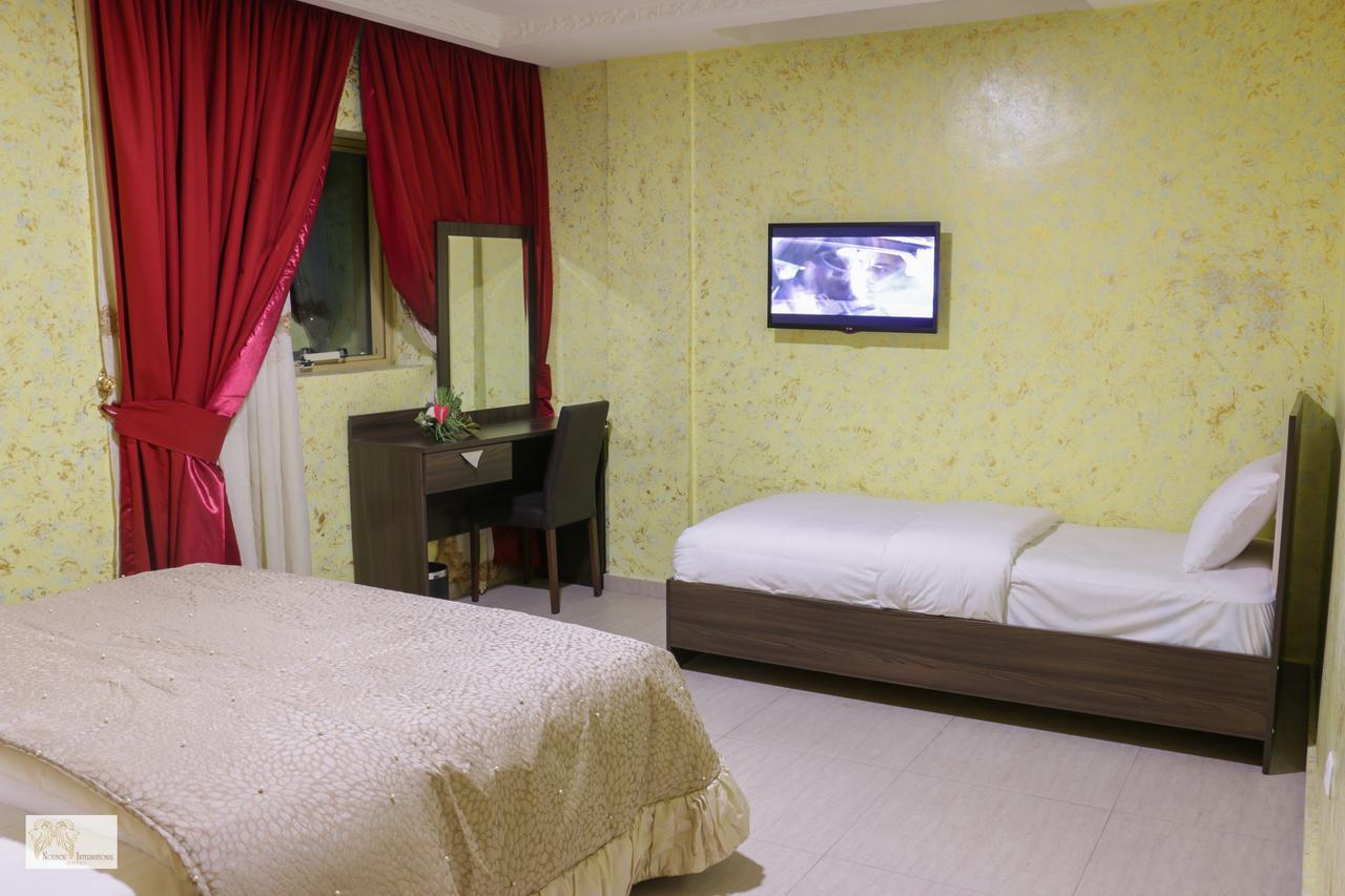 Noubou International Hotel Douala Buitenkant foto
