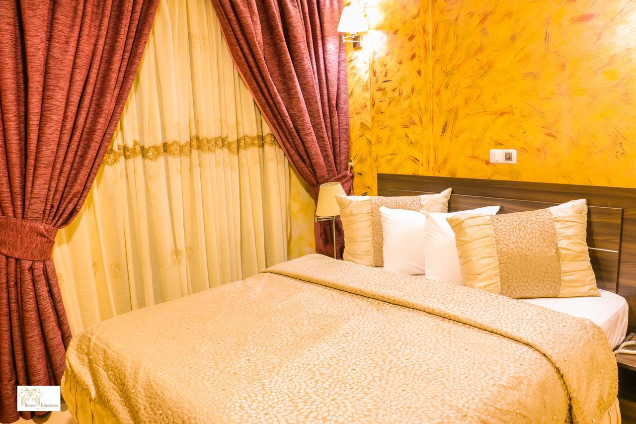 Noubou International Hotel Douala Buitenkant foto